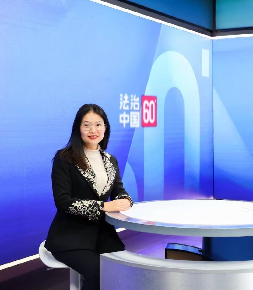 主任出镜法治中国60分演播室